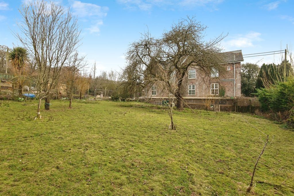 Property photo 3 of 17