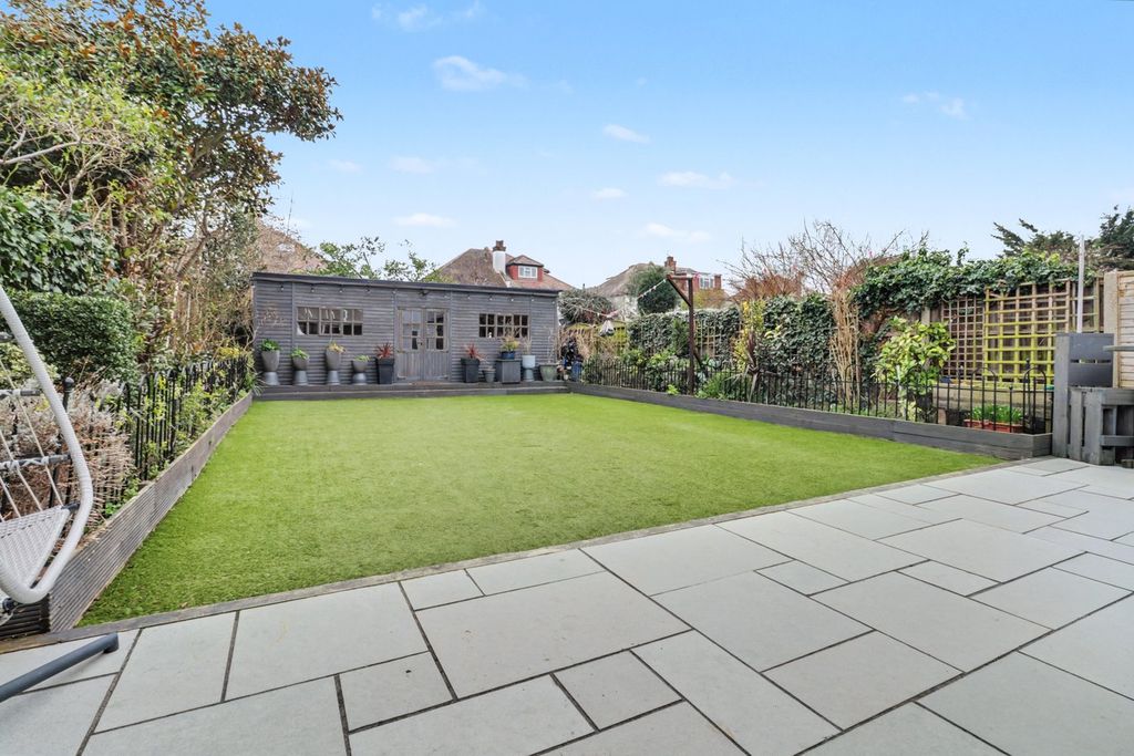 Property photo 3 of 26