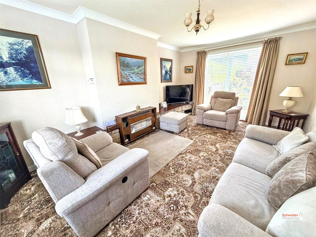 Property photo 2 of 18 Picture No. 09