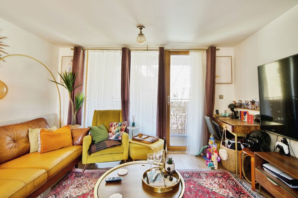 Property photo 2 of 19