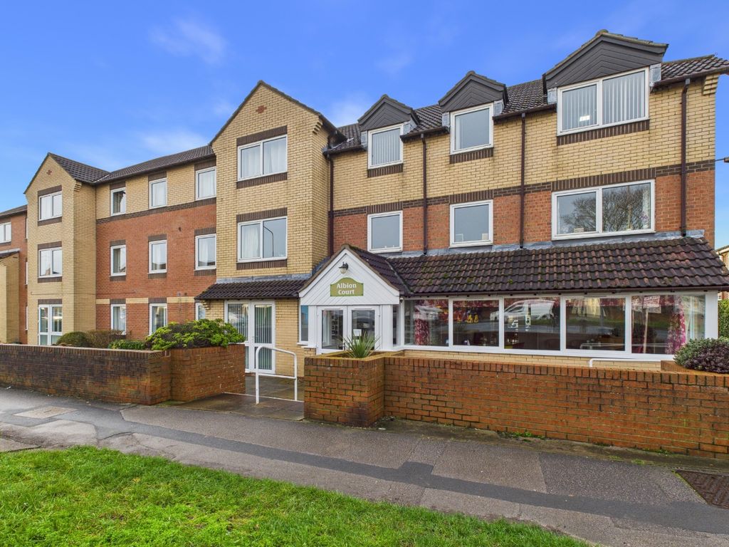 Property photo 2 of 11 4737575