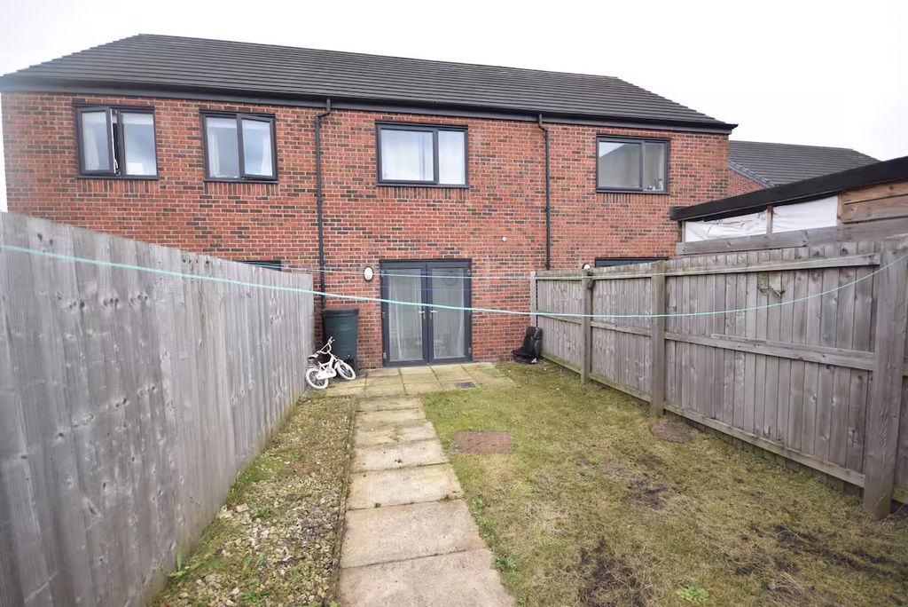 Property photo 2 of 19