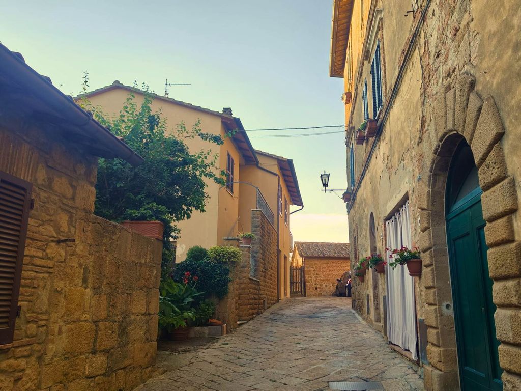 Property photo 2 of 30