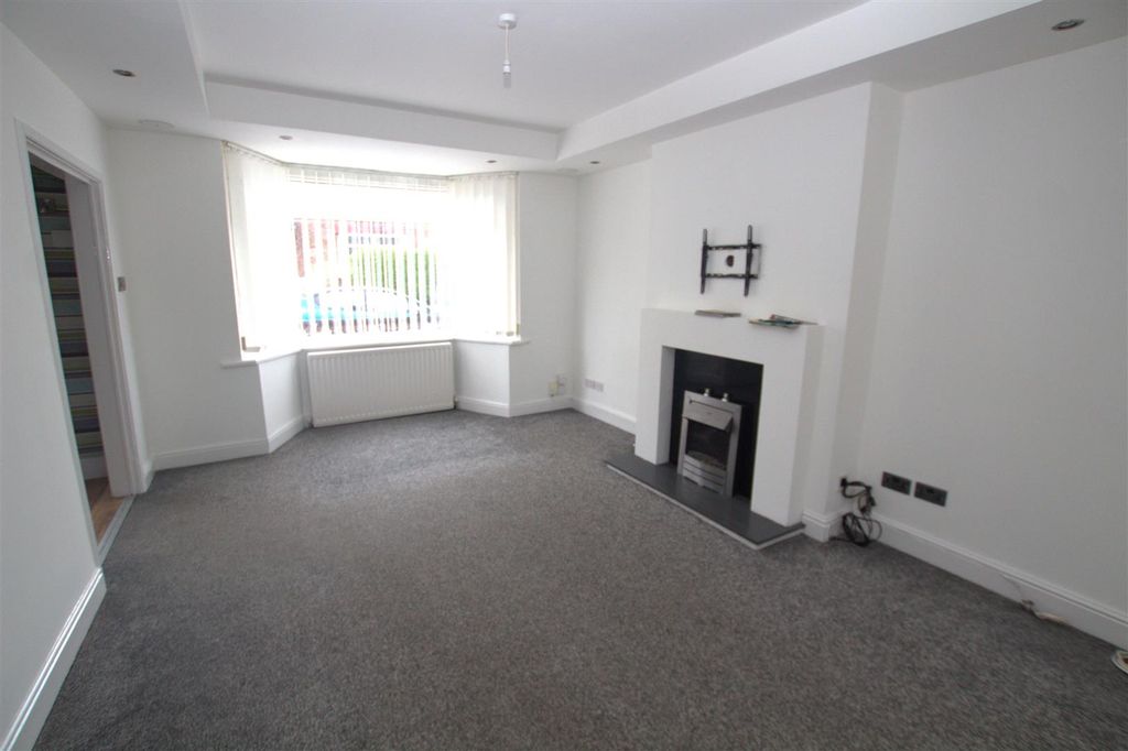 Property photo 2 of 10 Living Room .Jpg