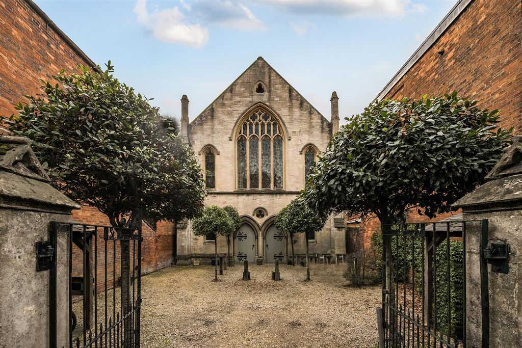 Property photo 1 of 21 1373124-2-69036c338Be7d.Jpg