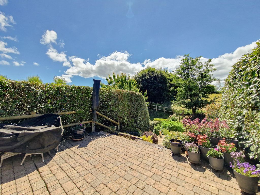Property photo 3 of 47