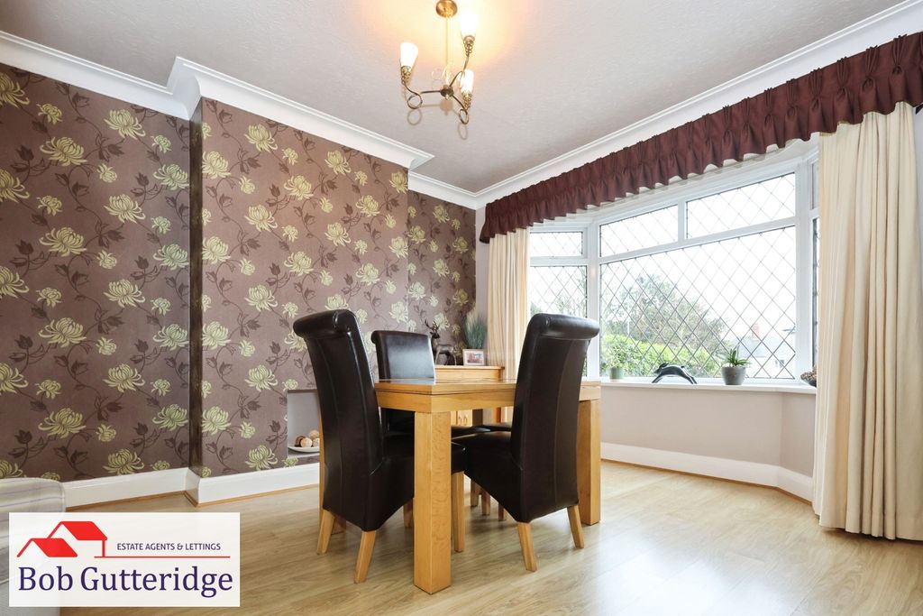 Property photo 3 of 44 Bay Fronted Dining Room