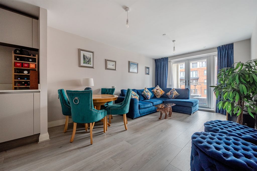 Property photo 3 of 12