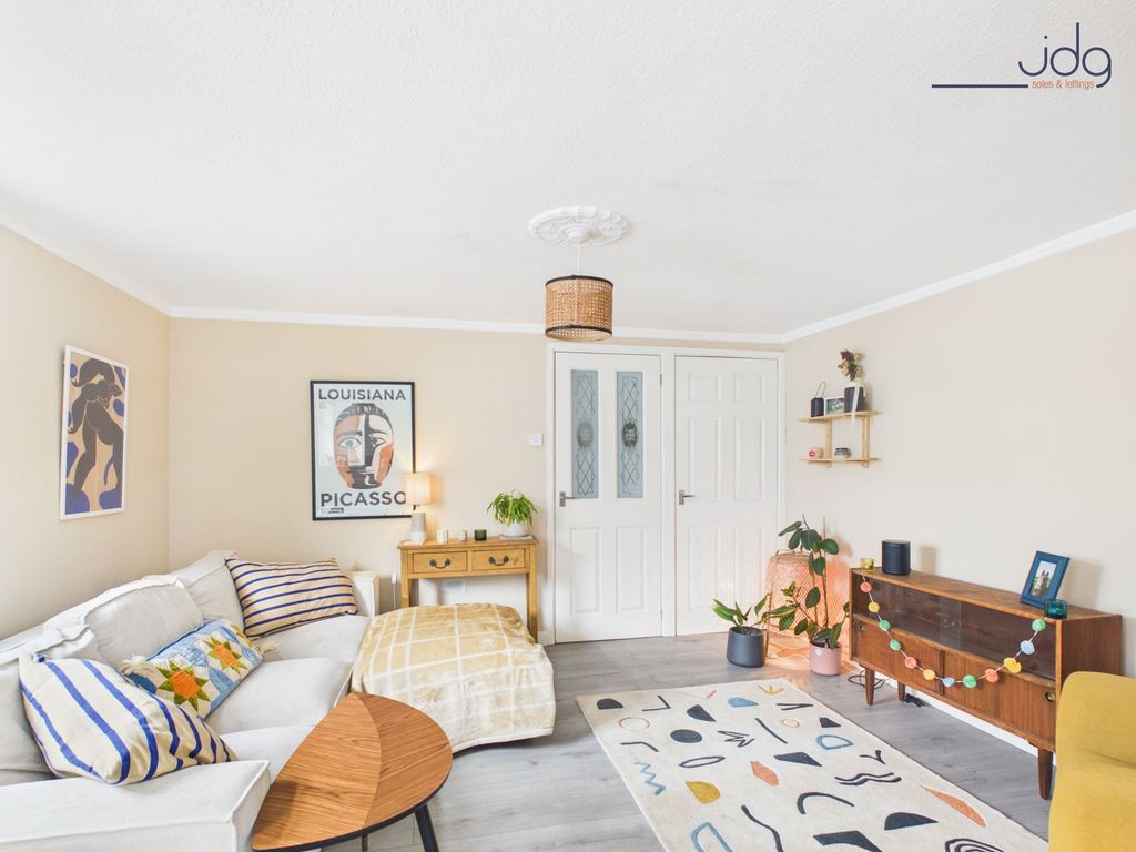 Property photo 2 of 14 Dining/Lounge Area