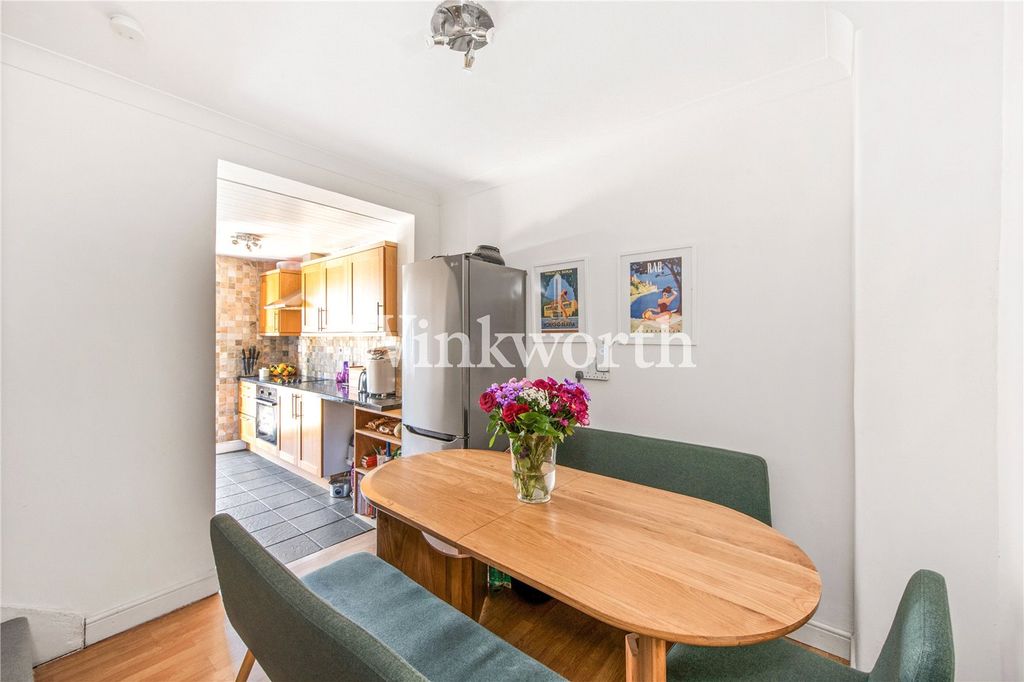 Property photo 3 of 8 Picture No. 20