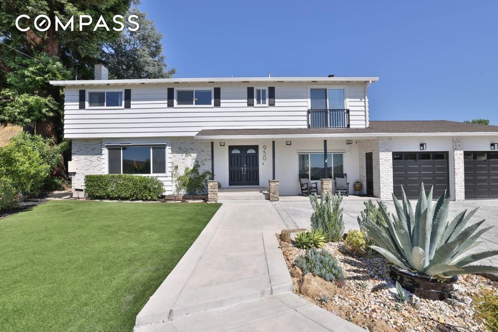Property photo 1 of 76