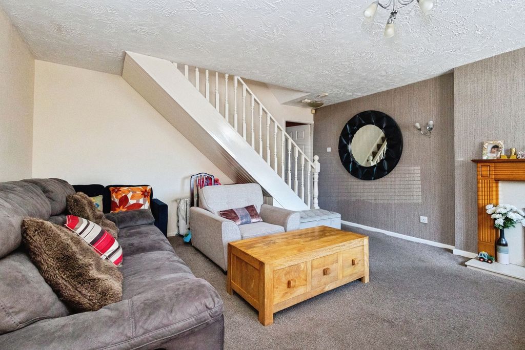 Property photo 2 of 17 Photo