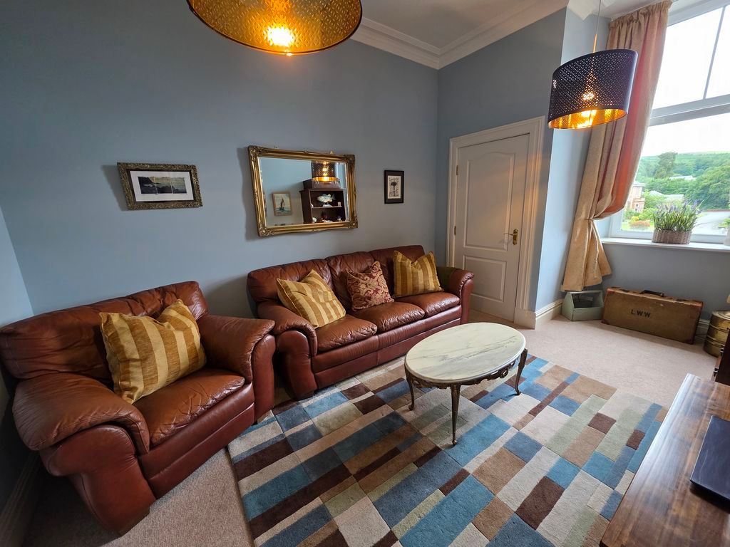 Property photo 2 of 10 Sitting Room