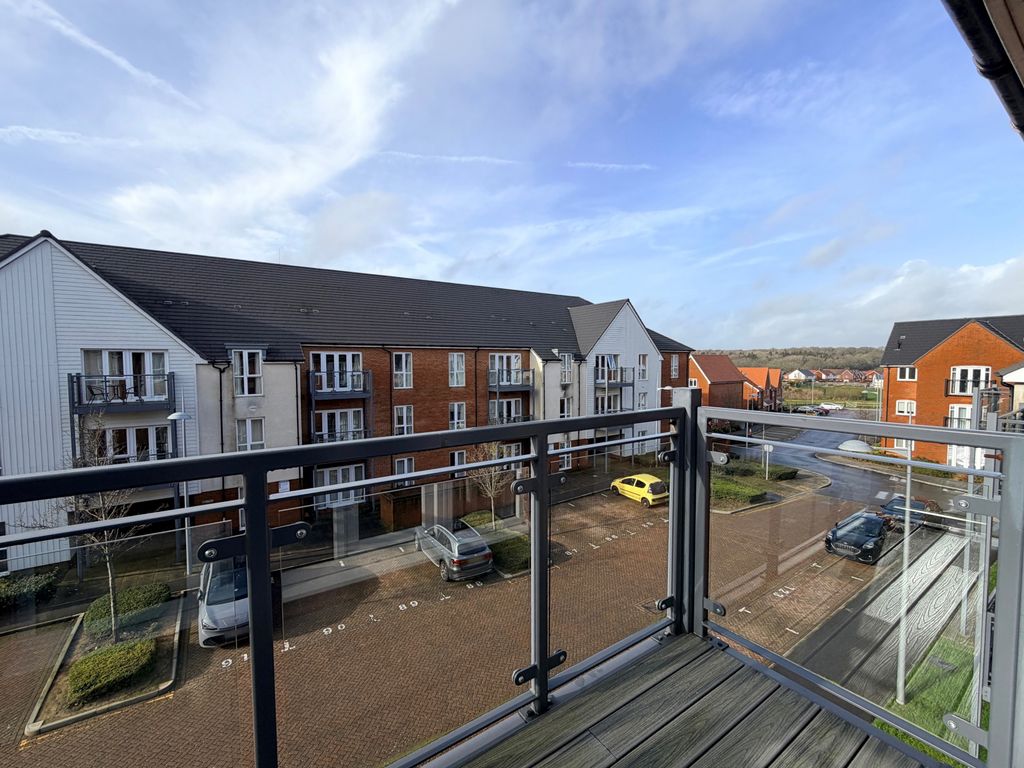 Property photo 2 of 12 Image