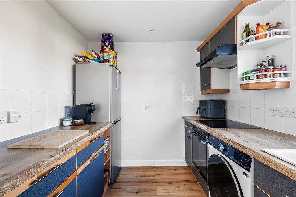 Additional image 12 of 2 bed maisonette for saleCrowhurst Mead, Godstone RH9