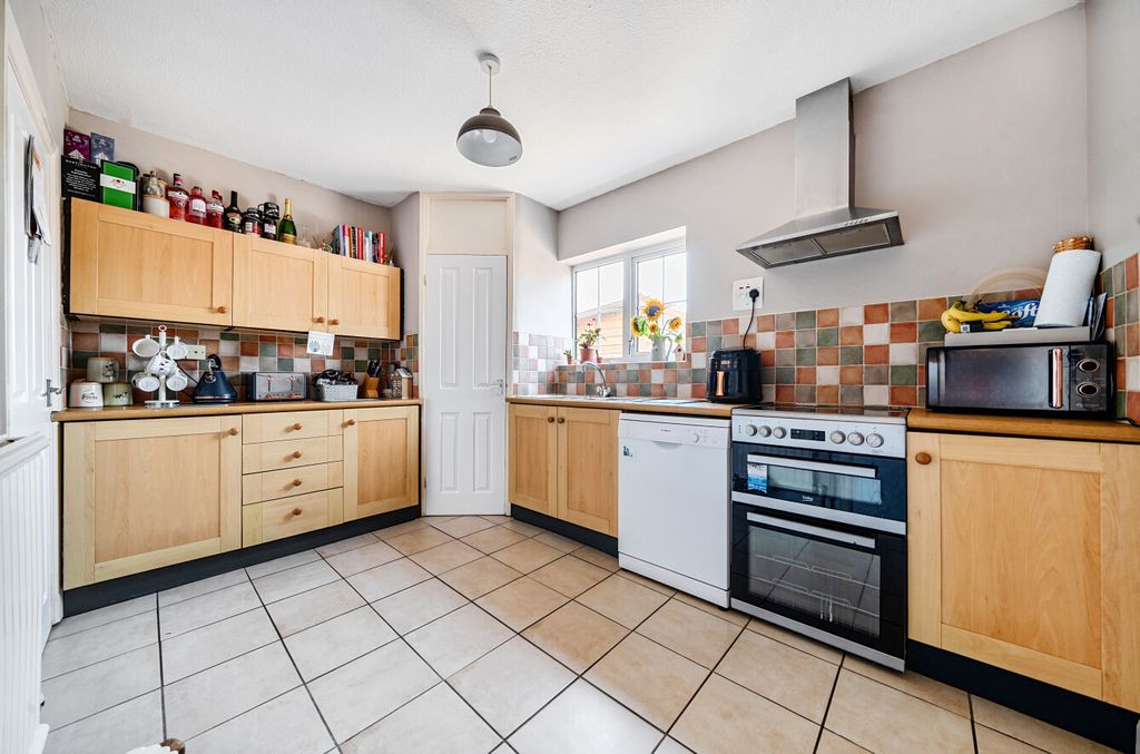 Property photo 2 of 21 1499932-19-6A7Dfe...