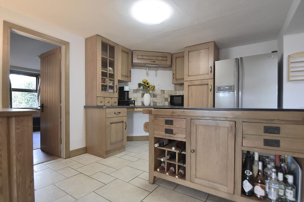 Property photo 3 of 23 Kitchen
