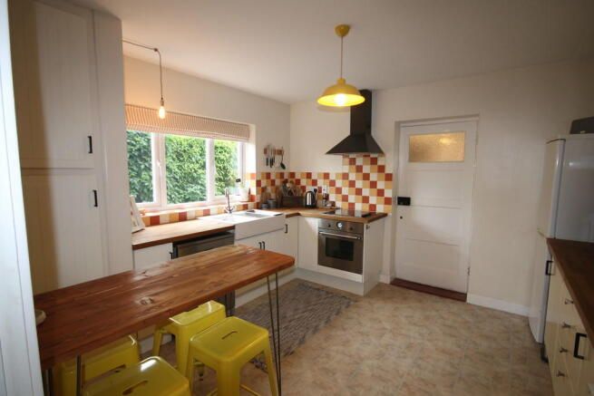 Property photo 3 of 9 Kitchen