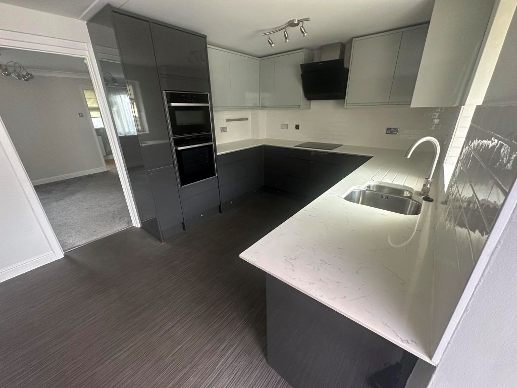 Property photo 3 of 15 83