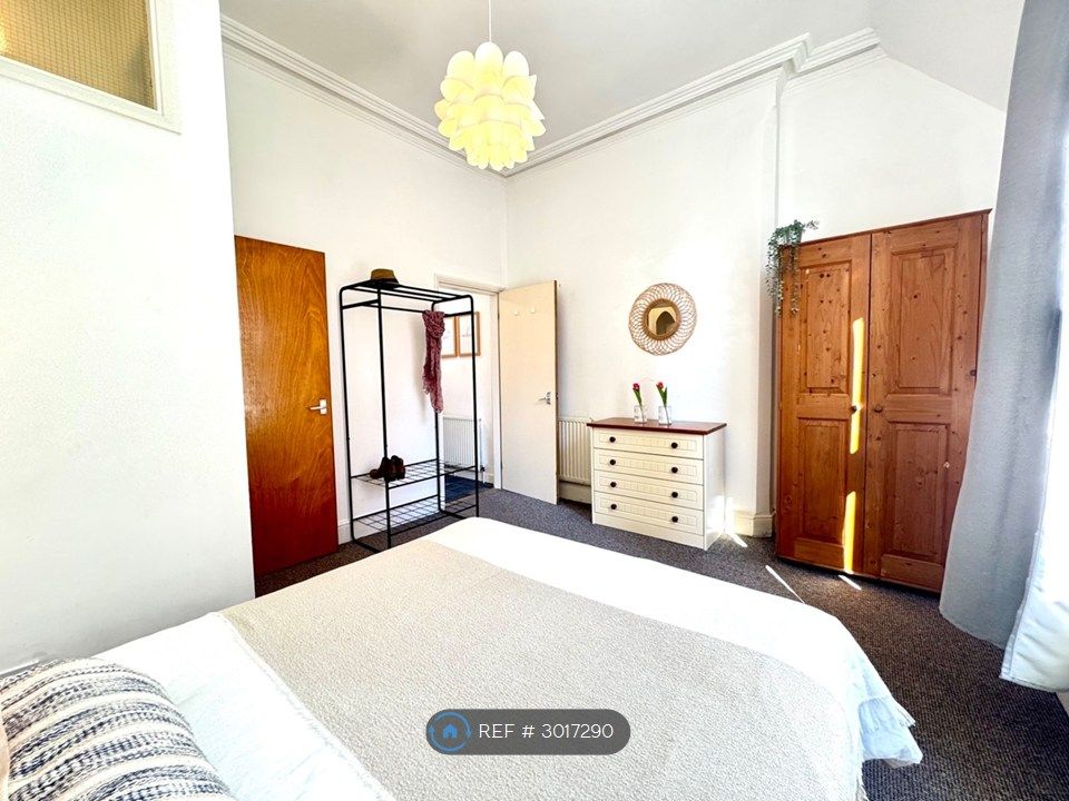 Property photo 3 of 10 Bedroom