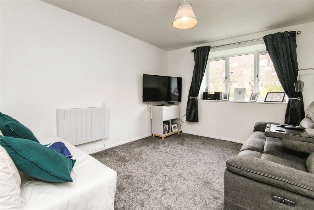 Property photo 3 of 18 Picture No. 06