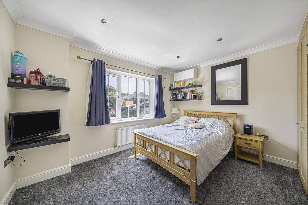 Additional image 11 of 5 bed detached house for saleCortland Close, Crayford, Kent DA1