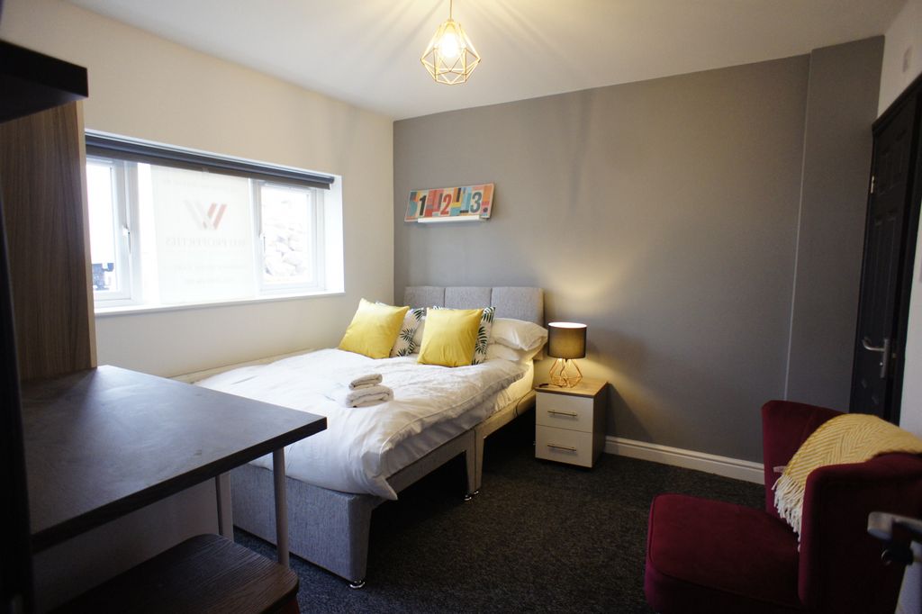 Property photo 1 of 4 Room