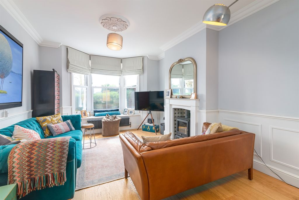 Property photo 3 of 21 Lounge Diner