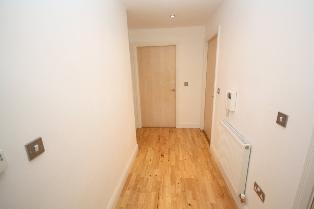 Property photo 2 of 14 Pics 048