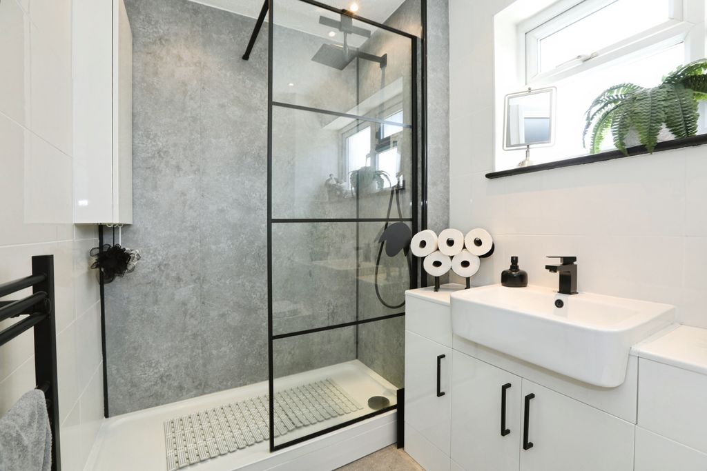 Additional image 11 of 3 bed semi-detached house for saleCorsletts Avenue, Horsham RH12