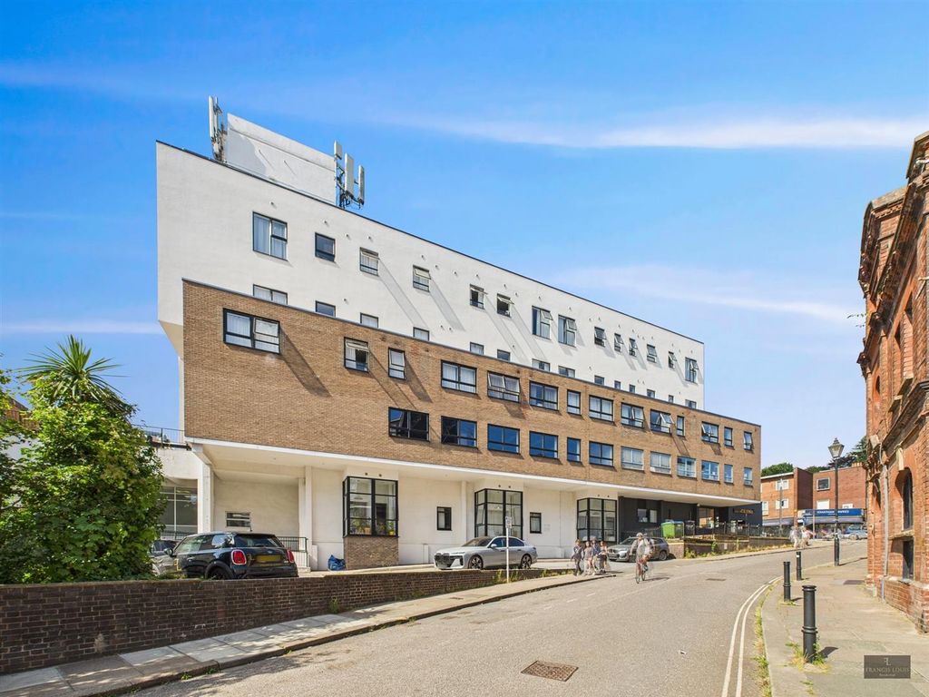 Property photo 2 of 21 Cam02887G0-Pr0503-Still002.Jpg