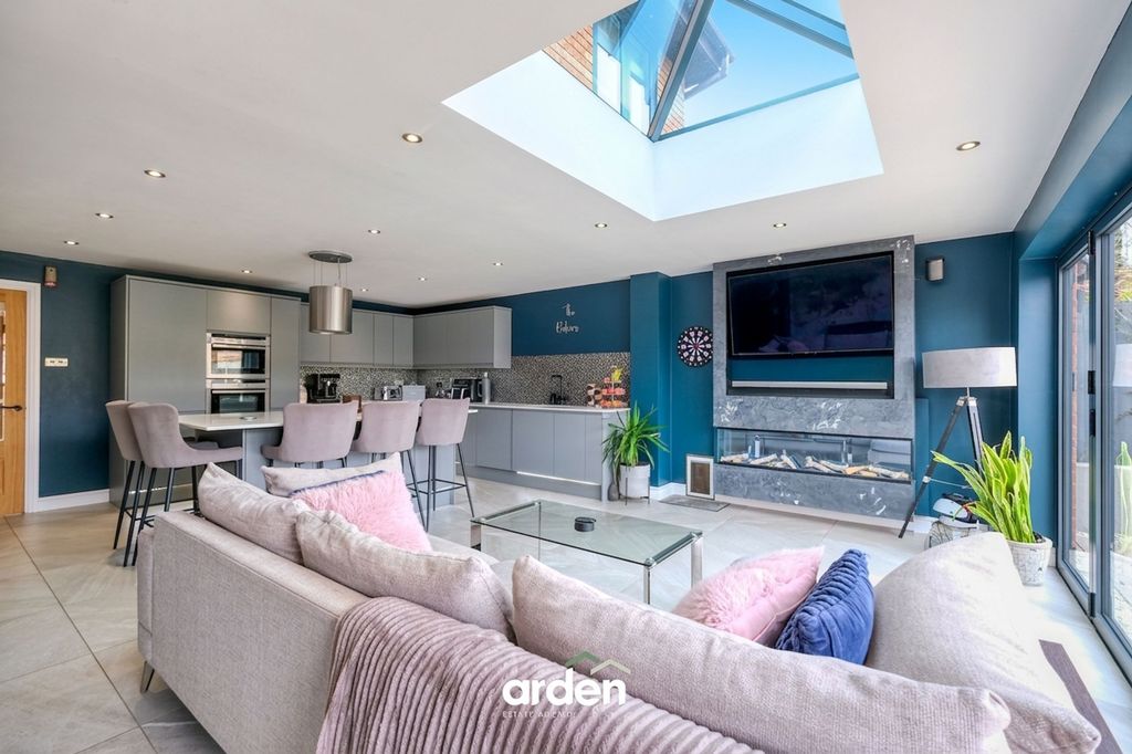 Property photo 2 of 16