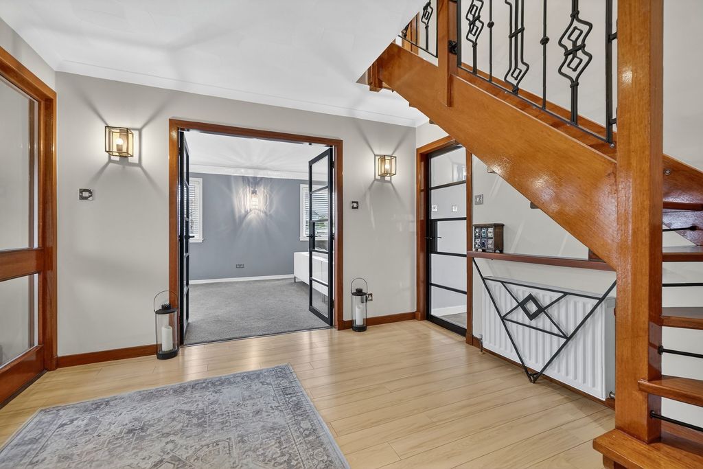 Property photo 2 of 39