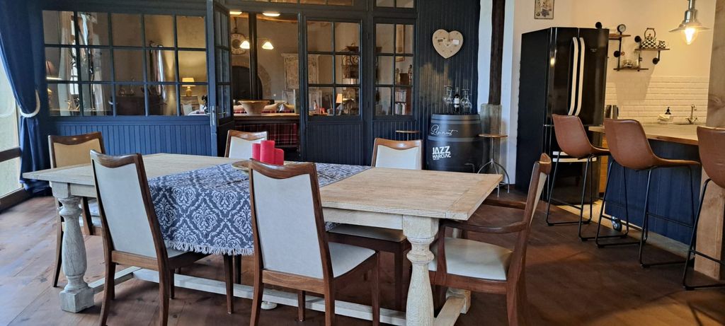 Property photo 3 of 38