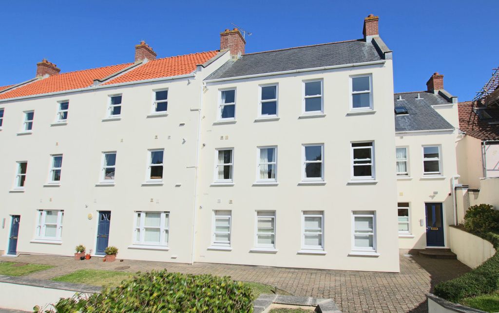 Property photo 1 of 8 Photo 0