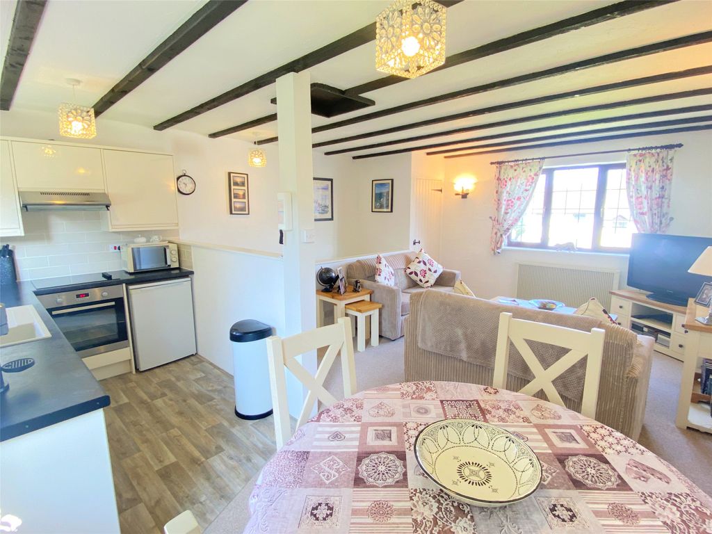 Property photo 3 of 13 Picture No. 02