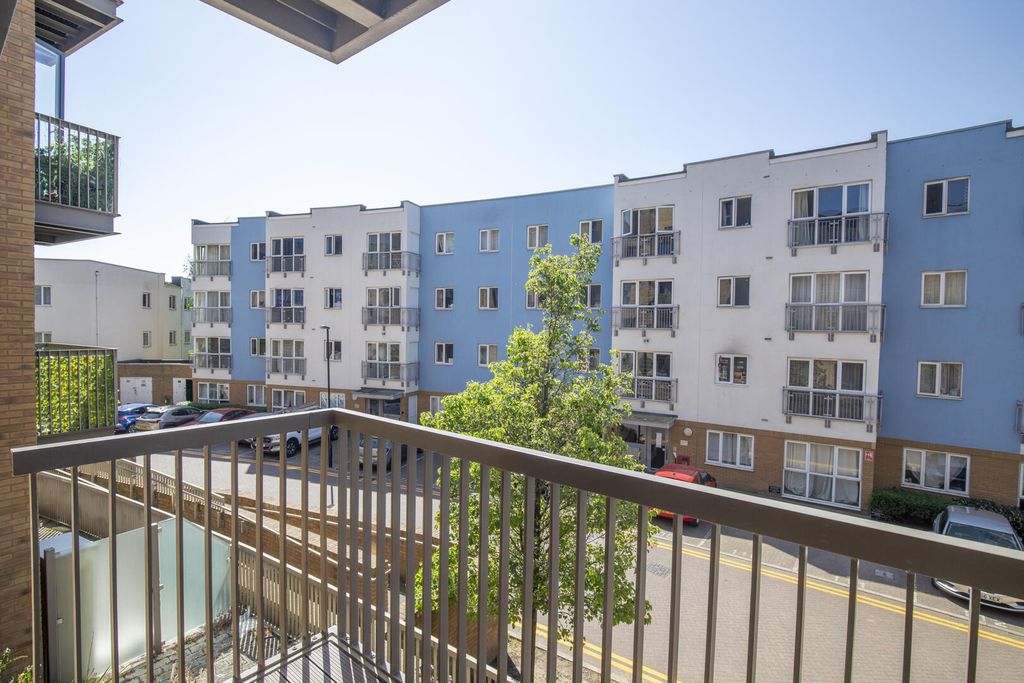 Property photo 1 of 10 Balcony