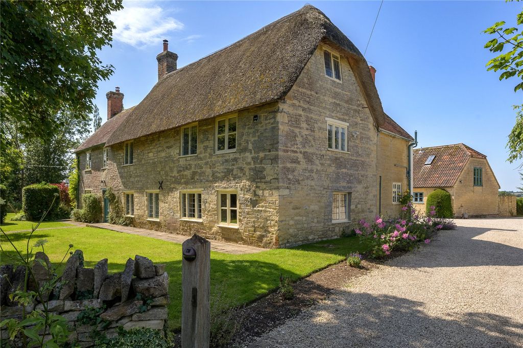 Property photo 3 of 18 Grade II Listed
