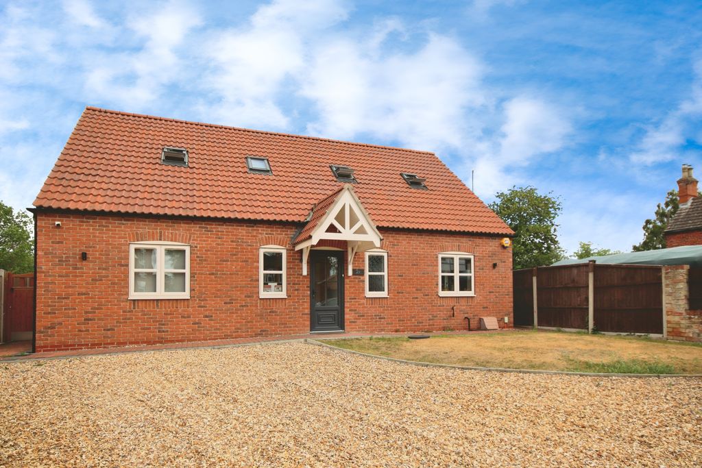 Property photo 1 of 32