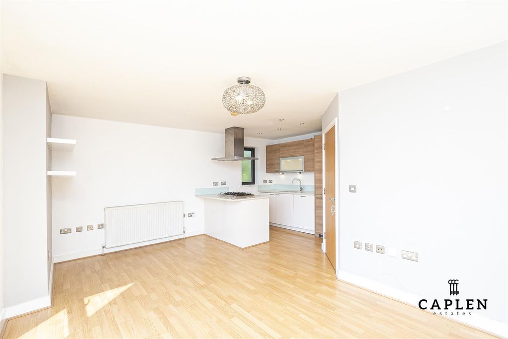 Property photo 2 of 12