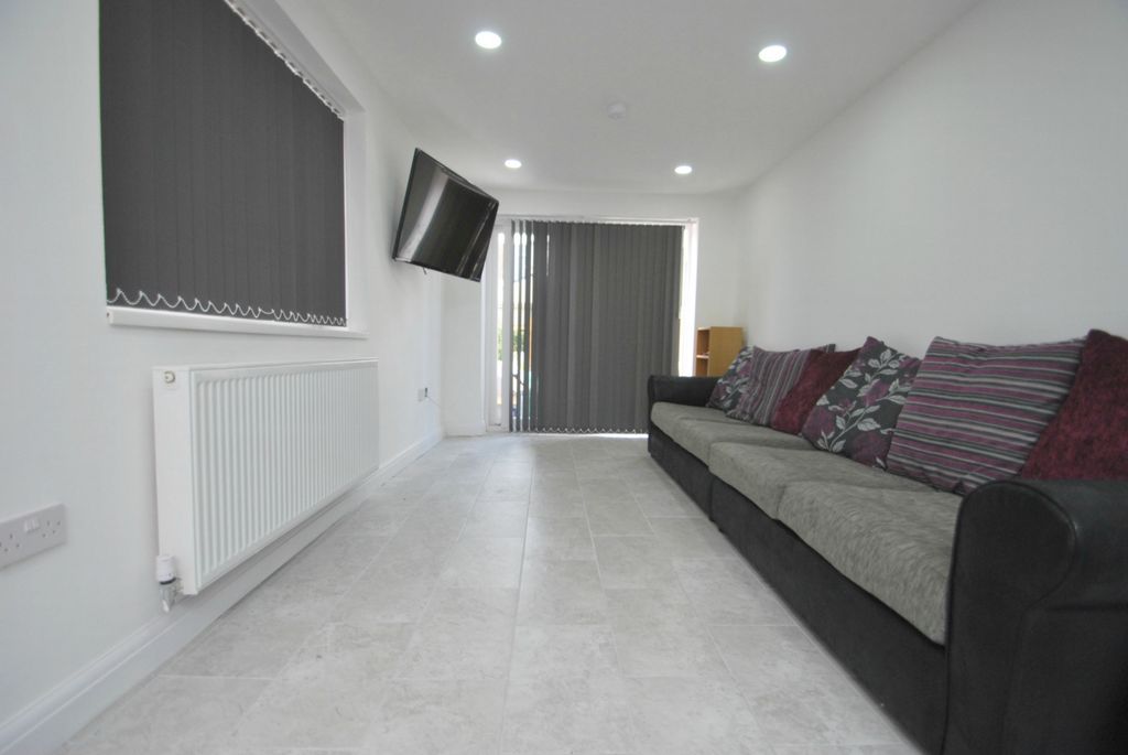 Property photo 3 of 11 Photo 3