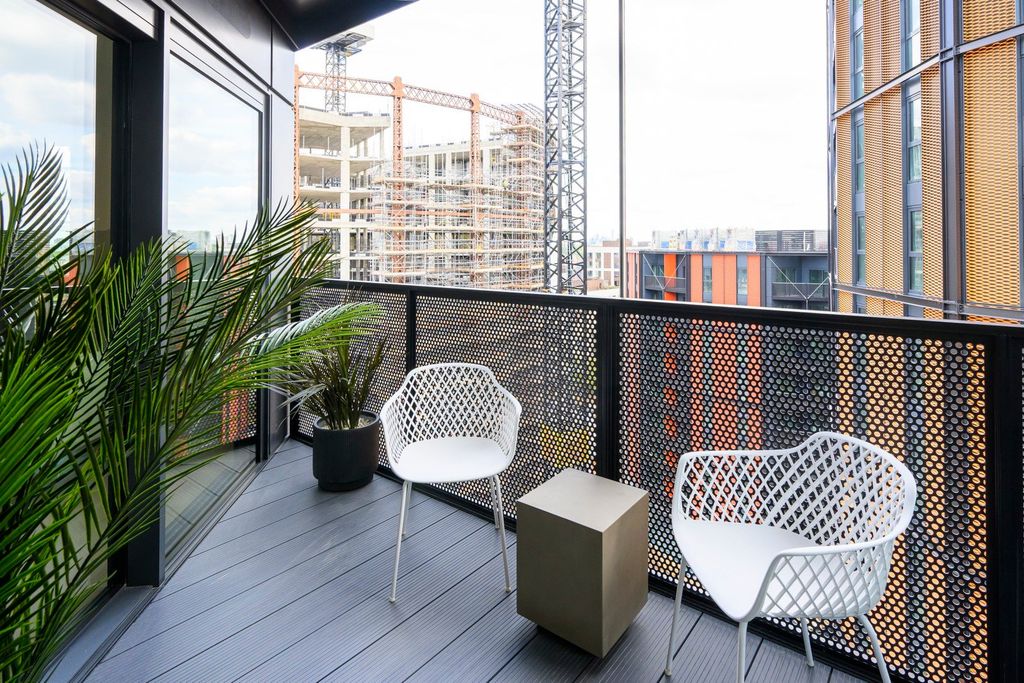 Property photo 3 of 15 Balcony
