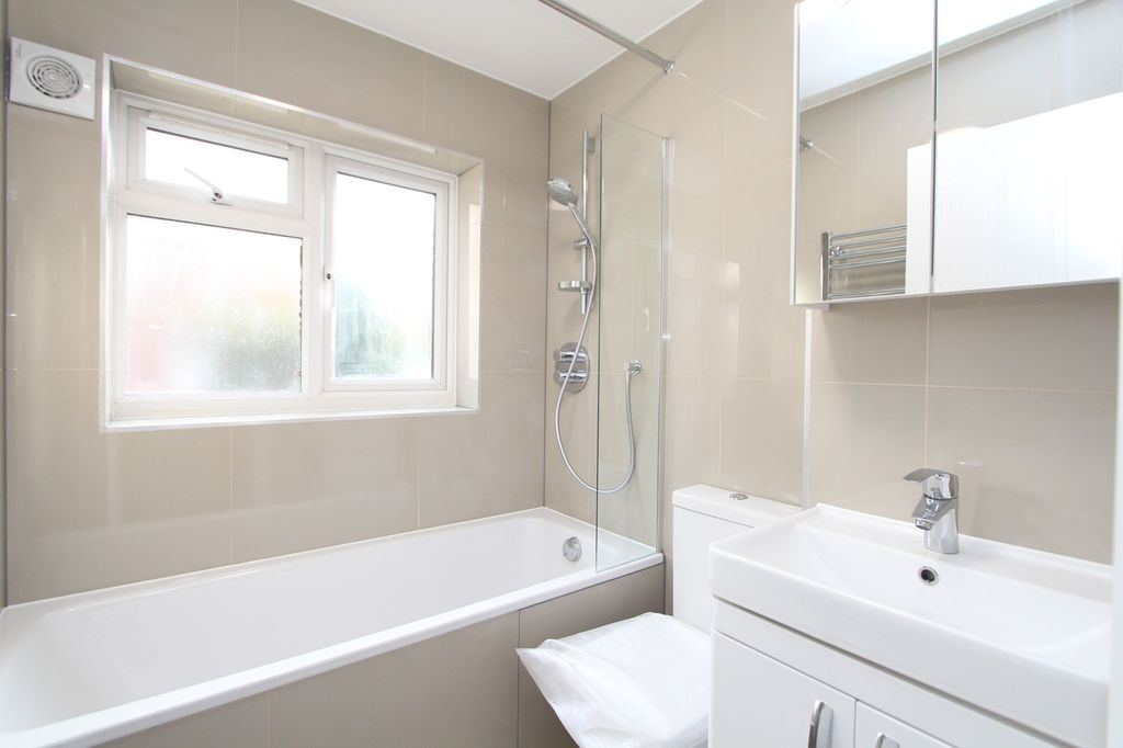 Property photo 3 of 6 Bathroom