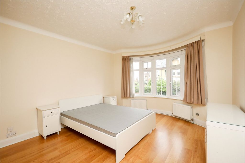 Property photo 3 of 15 Picture No. 11