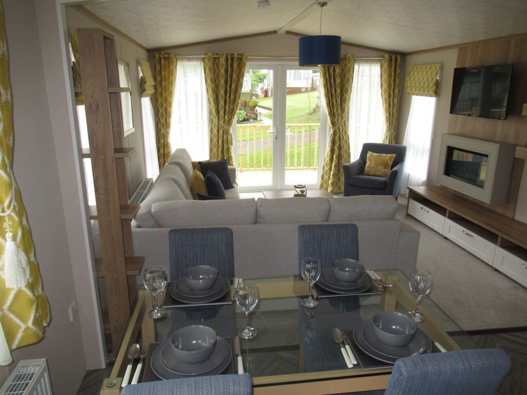 Property photo 2 of 17 5