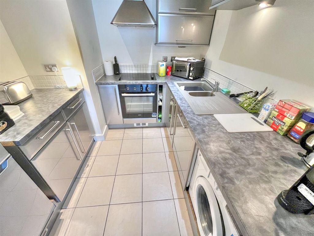 Property photo 3 of 13