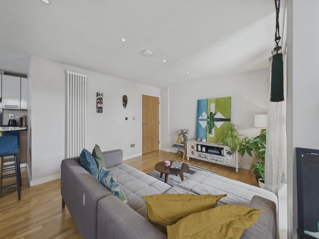 Property photo 2 of 14 5012232