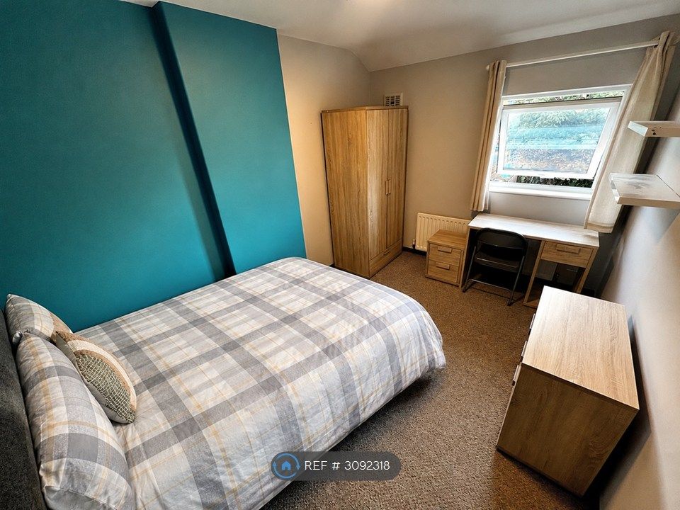 Property photo 3 of 16 Room 3