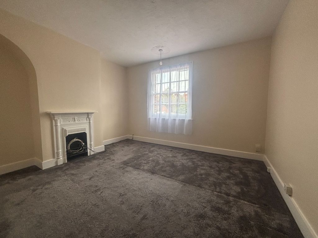 Property photo 3 of 12 4635912