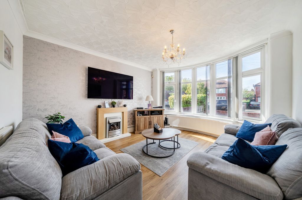 Property photo 2 of 18 1524835-12-1A0c93...